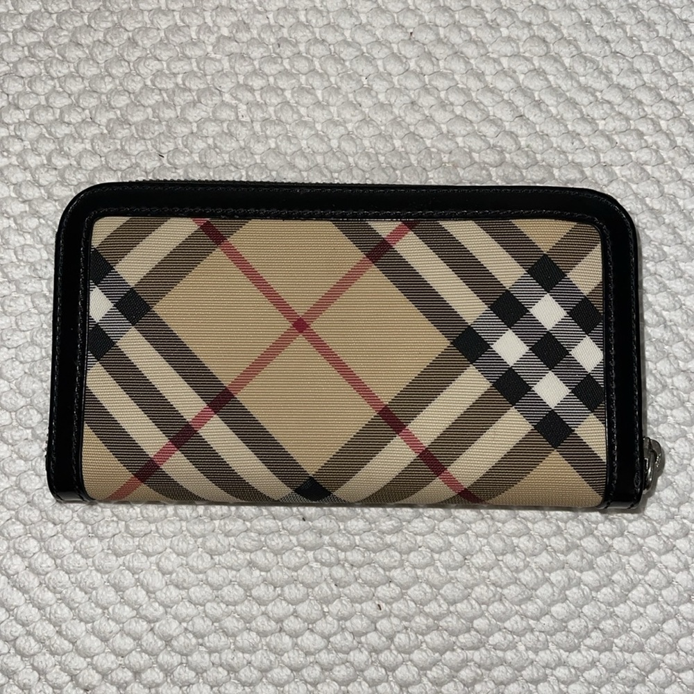 Burberry Beige and Black Checkered Wallet - Picture 3 of 13